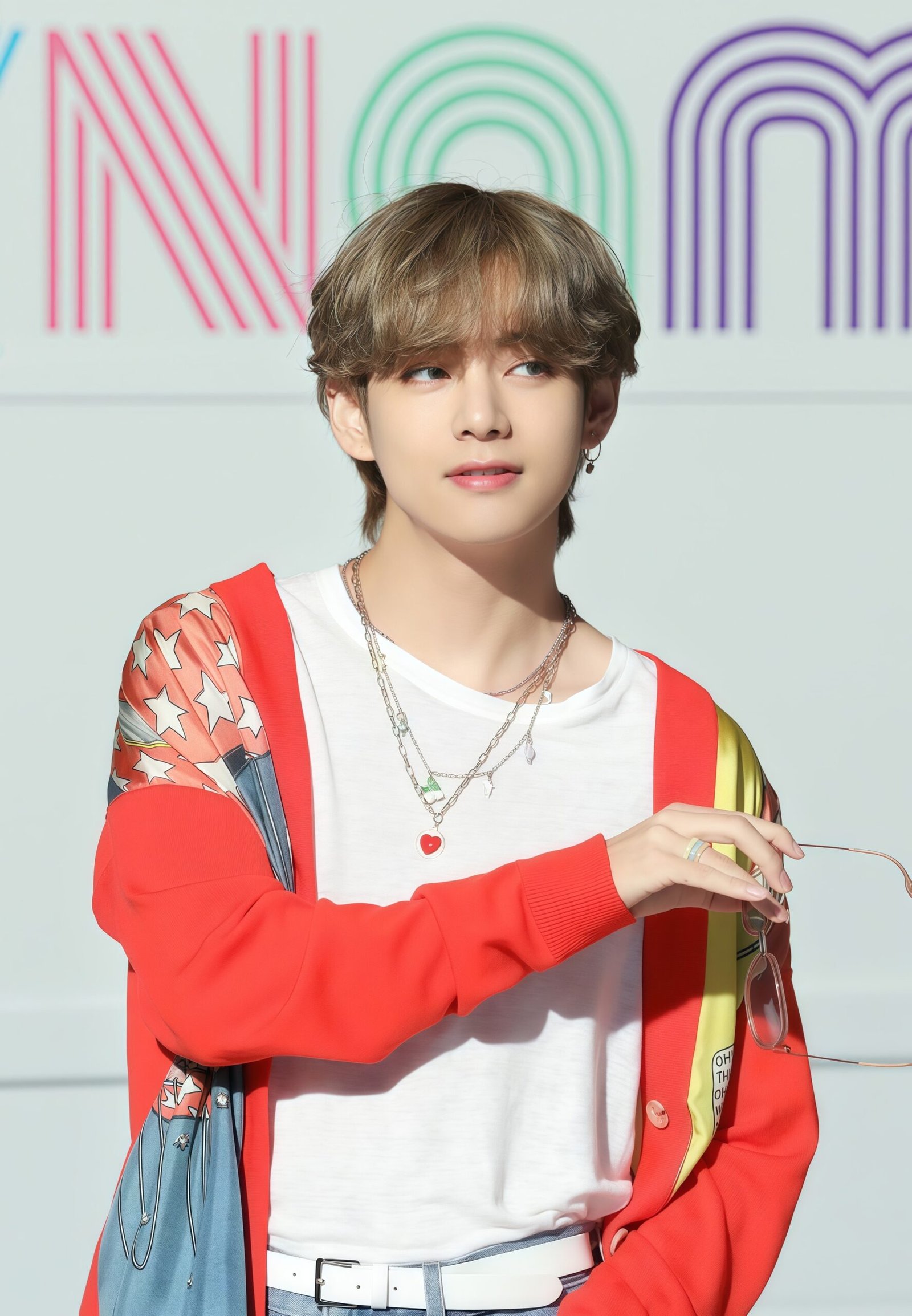 Download V (Kim Taehyung) HD Wallpapers for Mobile – K-Pop BTS Star Backgrounds